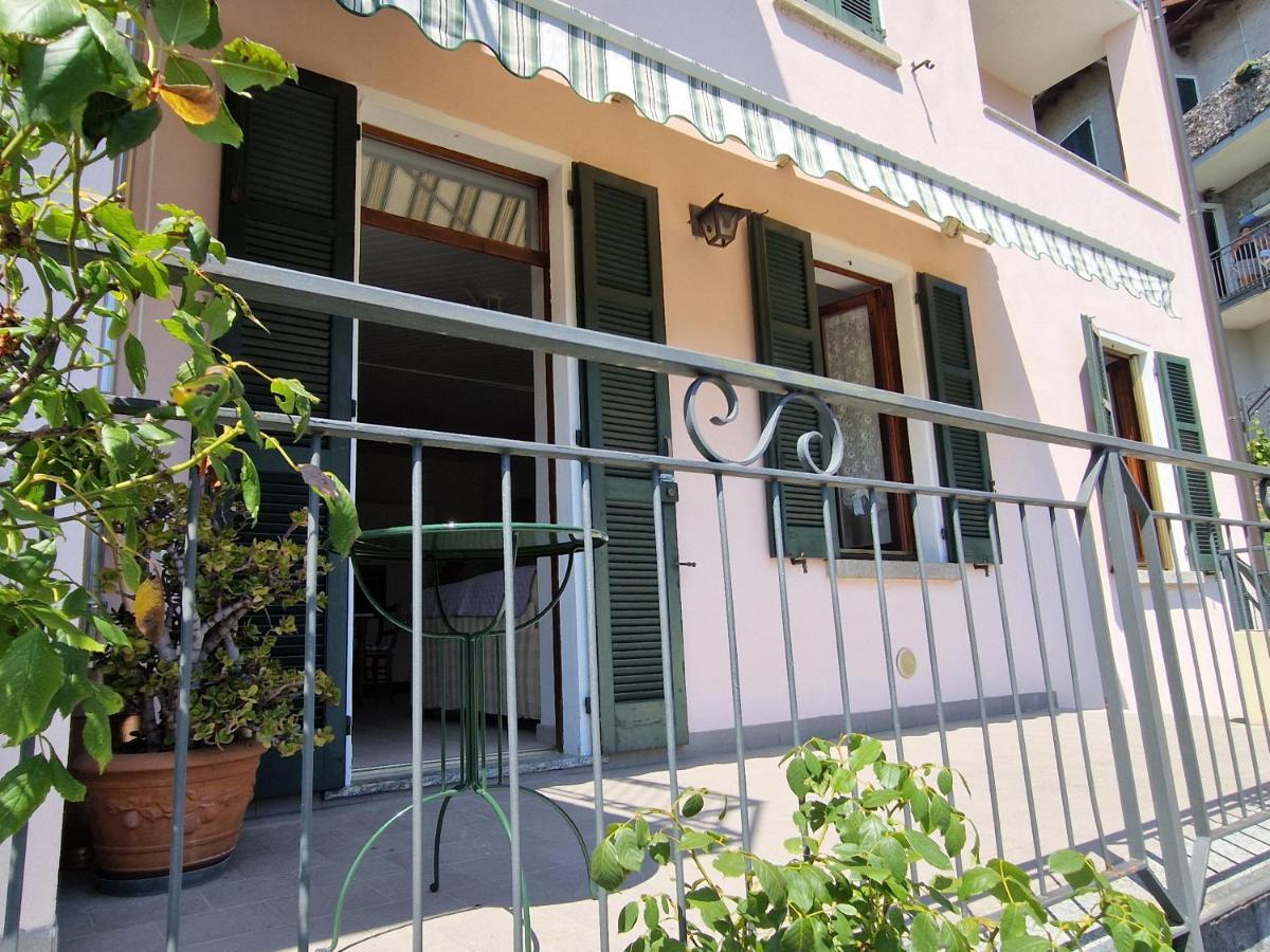 Borgocastello Apartment Rezzonico Екстериор снимка